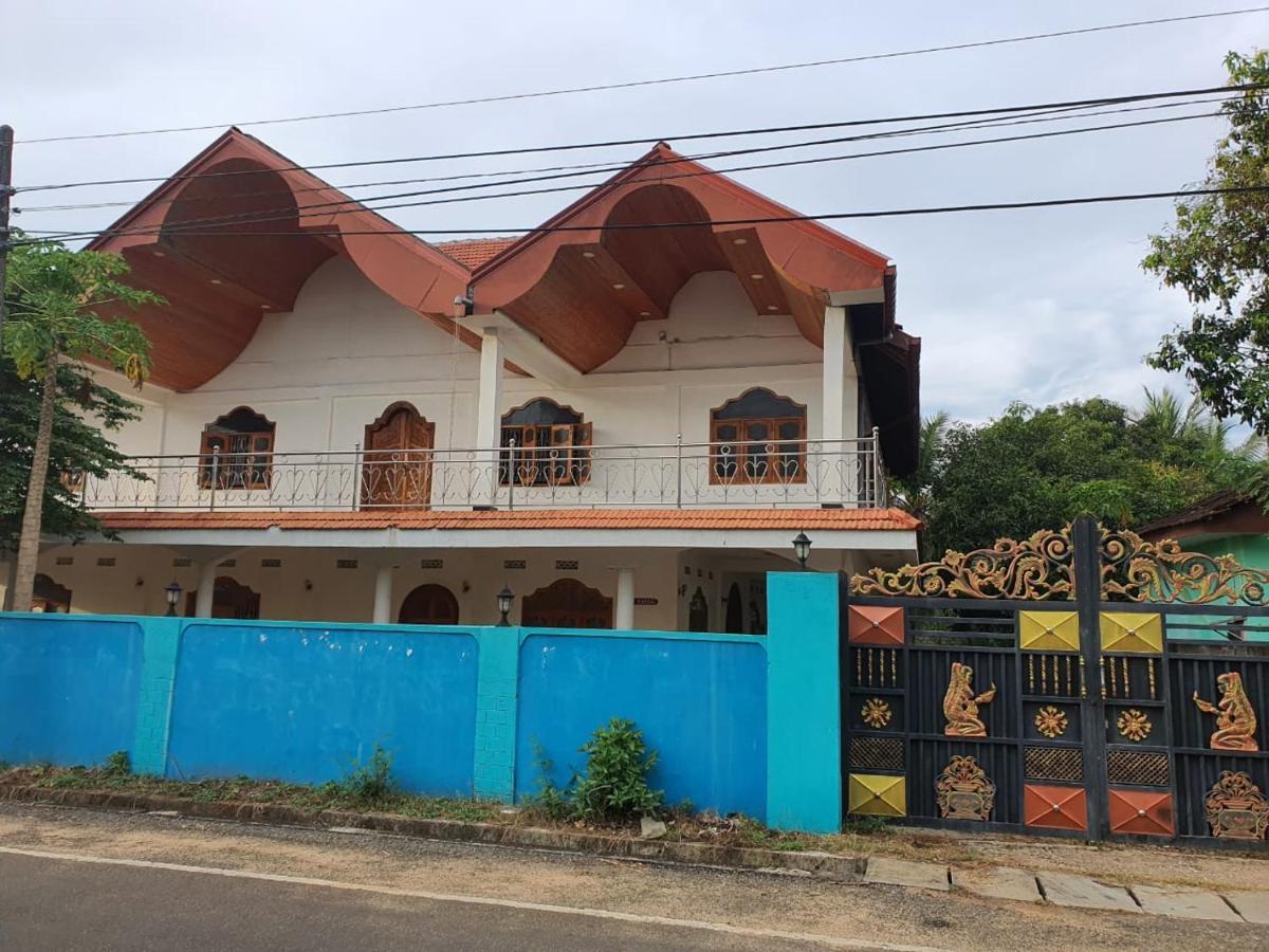 Hb Budget Rest Hotel Jaffna Exterior photo